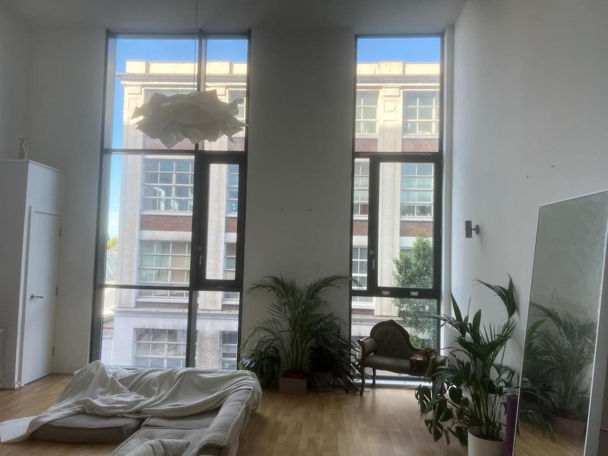 Bright And Spacious Loft Style London
